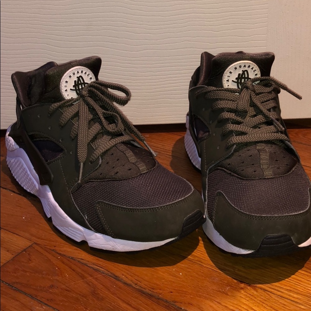 NIKE HUARACHE DARK GREEN!!!